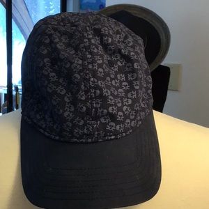 🎉2 for $15 Sale🎉Hypgear hat with skulls design, clean, adjustable